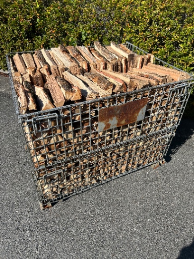 【お問い合わせ商品】〈未乾燥薪〉中割り ナラ　クヌギ　35㎝　40㎝　0.6立米 約330k前後 16,500円〜