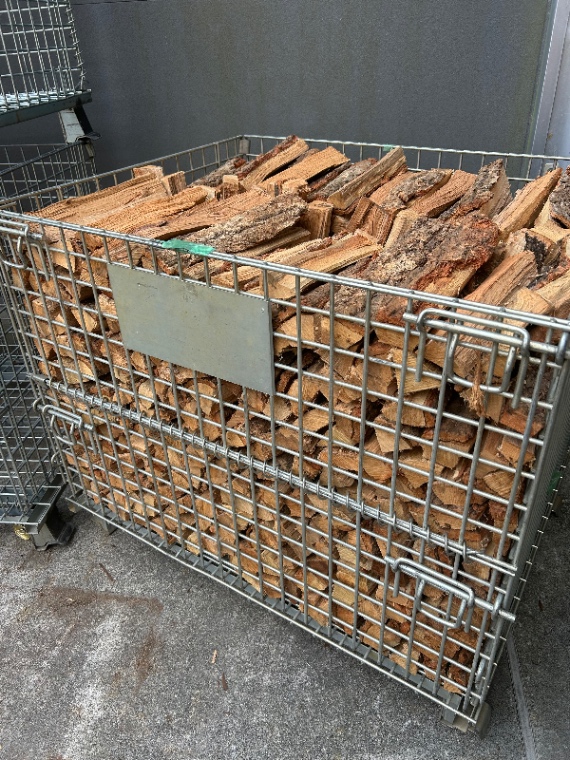 【店頭引渡】〈乾燥薪〉ピザ窯 キャンプ向け 小割 0.6立米 約230k前後